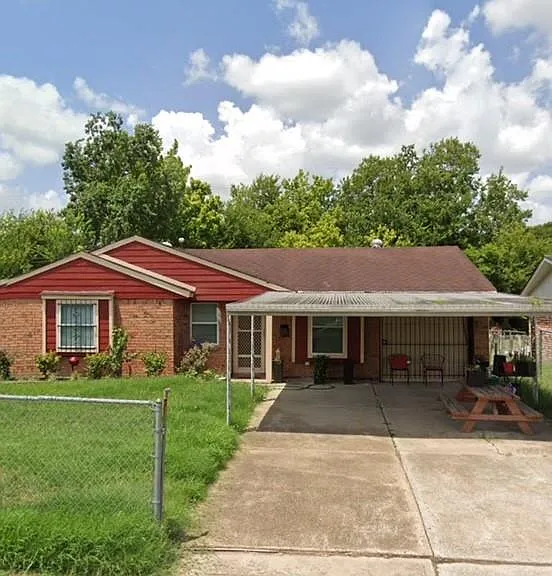 10902 Segrest Dr — Photo 1