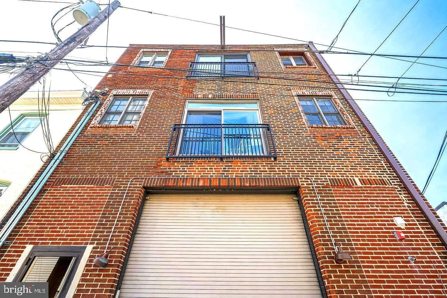 2 bed, 2.5 bath, 5460 sqft, $2,400 — Photo 1