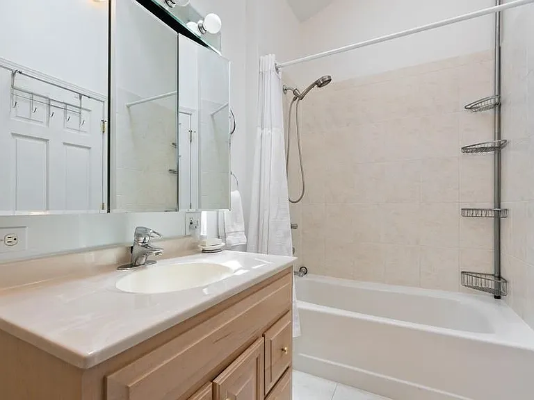 2703 N Dayton St #3 — Photo 10