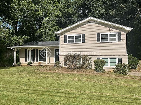3269 Robin Hood Ln