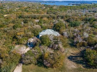 4148 Lake Oaks Cir, Fort Worth, TX 76108