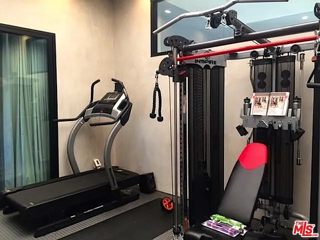 307 S Sycamore Ave — Photo 30