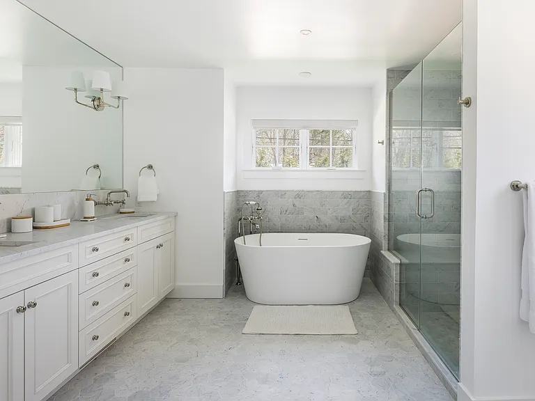 571 Montauk Hwy — Photo 11