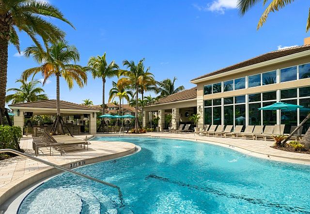 Wellington, FL luxury apartment homes | The Quaye at Wellington Apartment Homes | Townhomes for rent in Wellington, FL