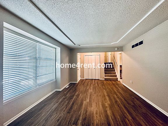 4th image of 10595 Gillette St
