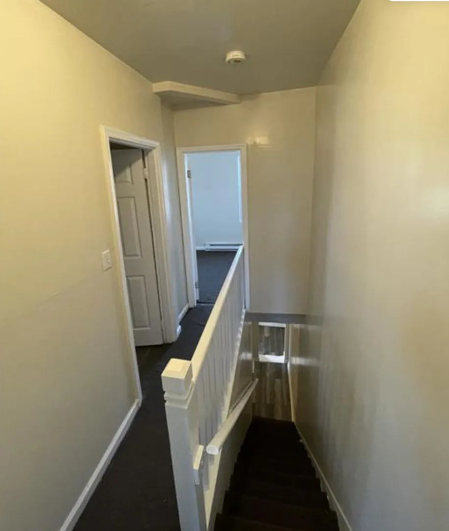 2 Bedroom House for Rent — Photo 4
