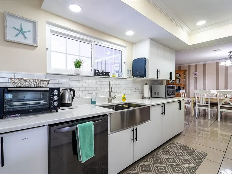 2140 Pinehurst St — Photo 11