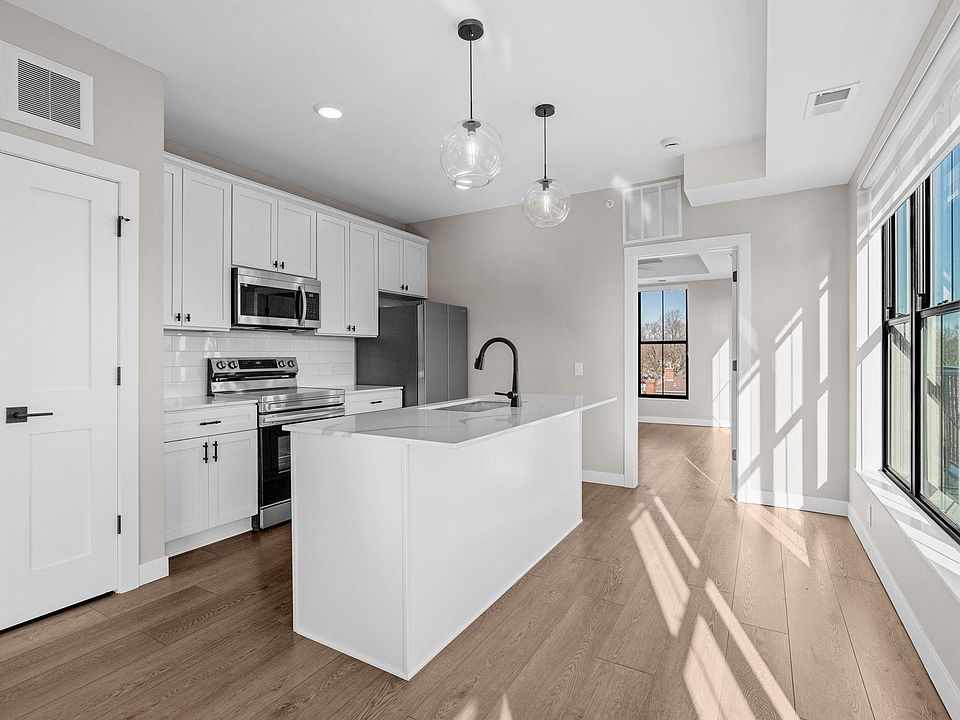 1st image of 4738 Grand Ave S #400