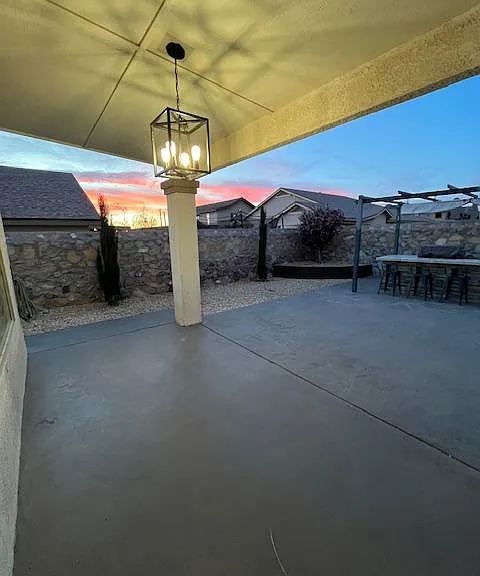409 Sonaran Ct — Photo 11