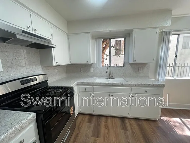 345 E Stepney St #6 — Photo 10