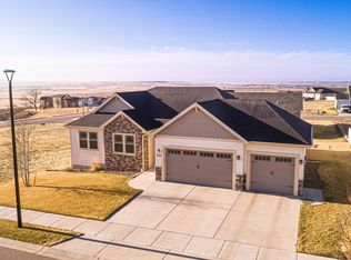 710 70th St E, Williston, ND 58801