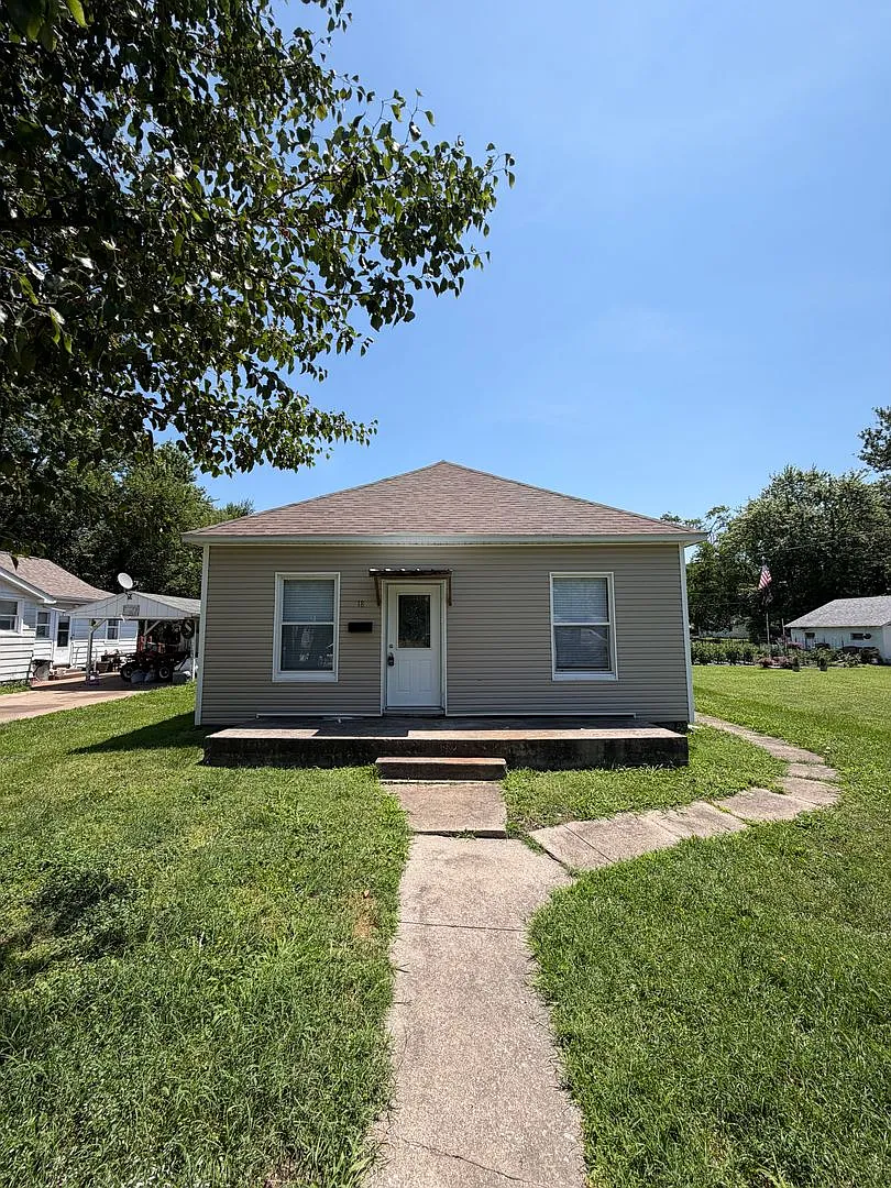 New in DuQuoin! — Photo 1