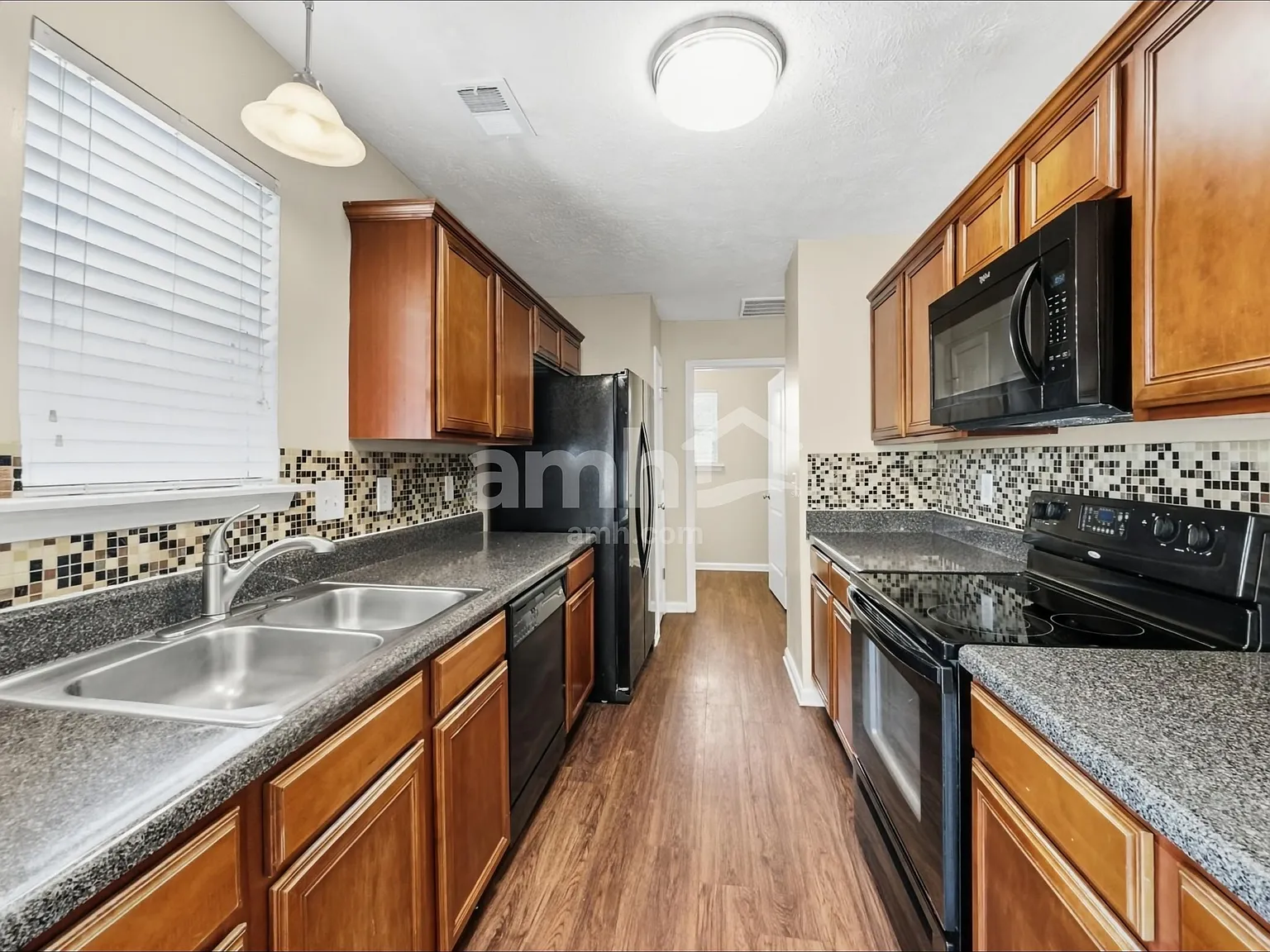 4 bed, 2.5 bath, 1794 sqft, $2,445 — Photo 4