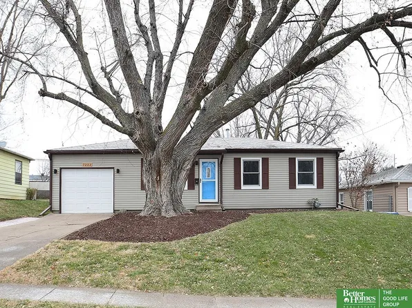 7222 Joseph Ave, La Vista, NE 68128