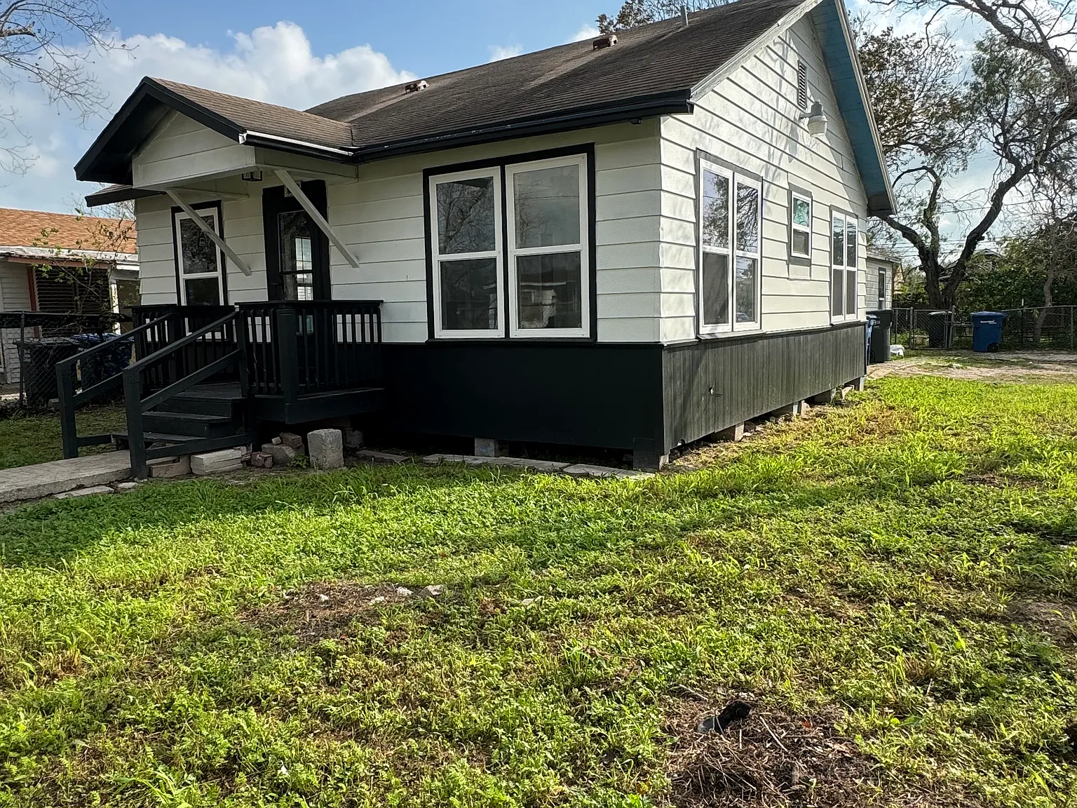 2 bed, 650 sqft, $1,050 — Photo 2