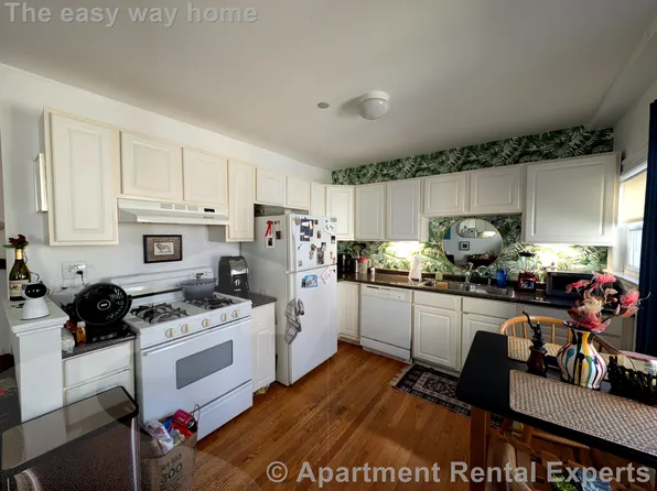 36 Roberts Rd #2, Cambridge, MA 02138