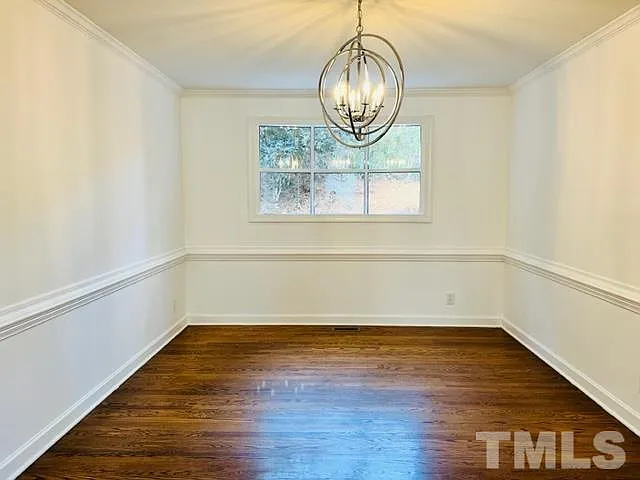 2112 N Hills Dr — Photo 9