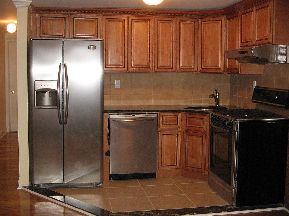 1st image of 92 Waverly Ave APT 1