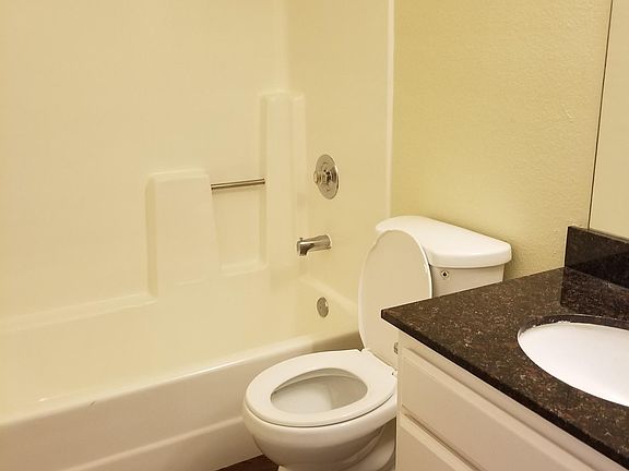 5th image of 2284 Dunlop St APT 4