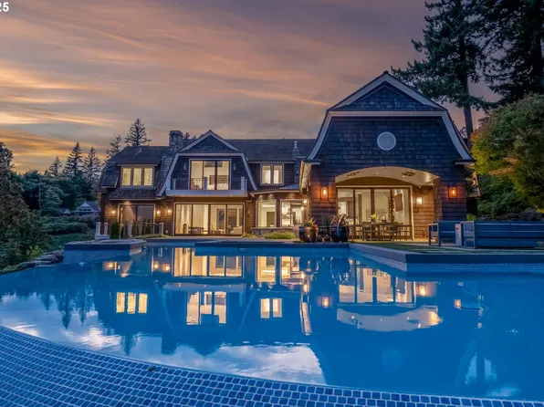 2088 Crest Dr, Lake Oswego, OR 97034