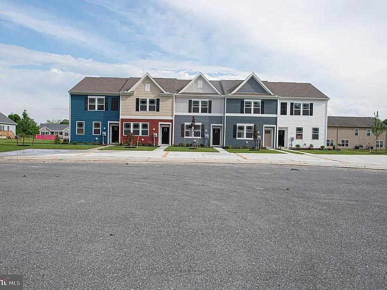 130 Willowtree Ln — Photo 9