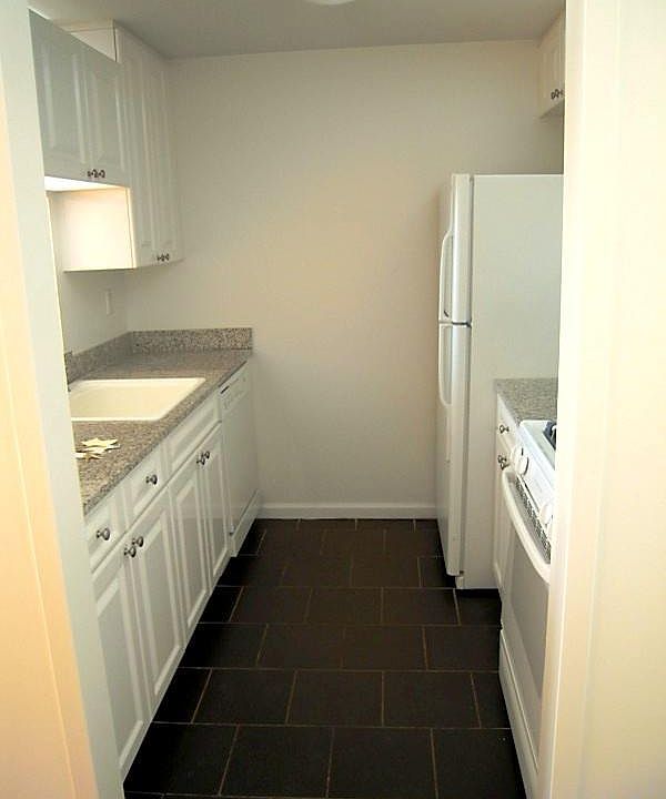 2nd image of 350 W 43rd St APT 9E