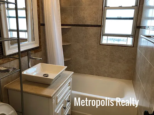 Rented by Metropolis International Realty Inc. | media 13