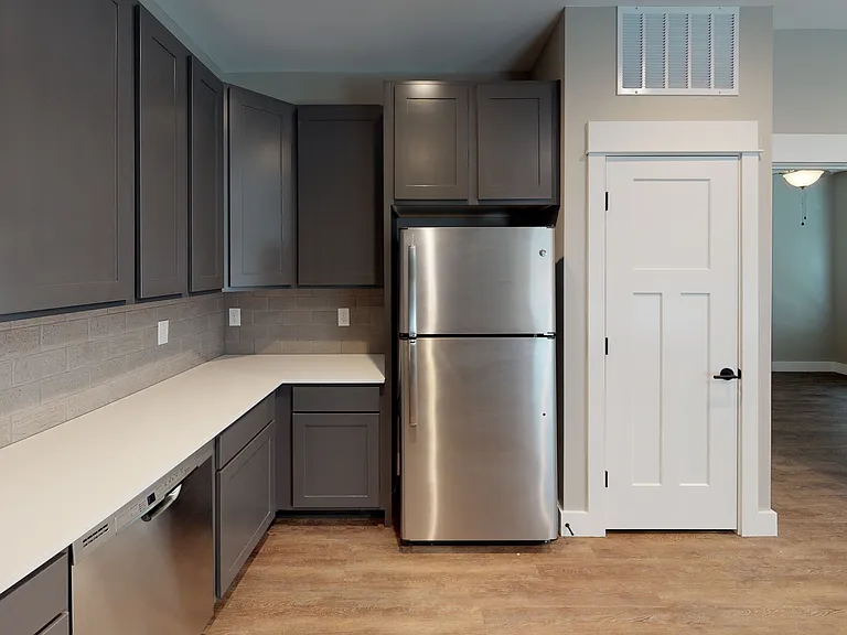 311 Craddock Ave #102 — Photo 4