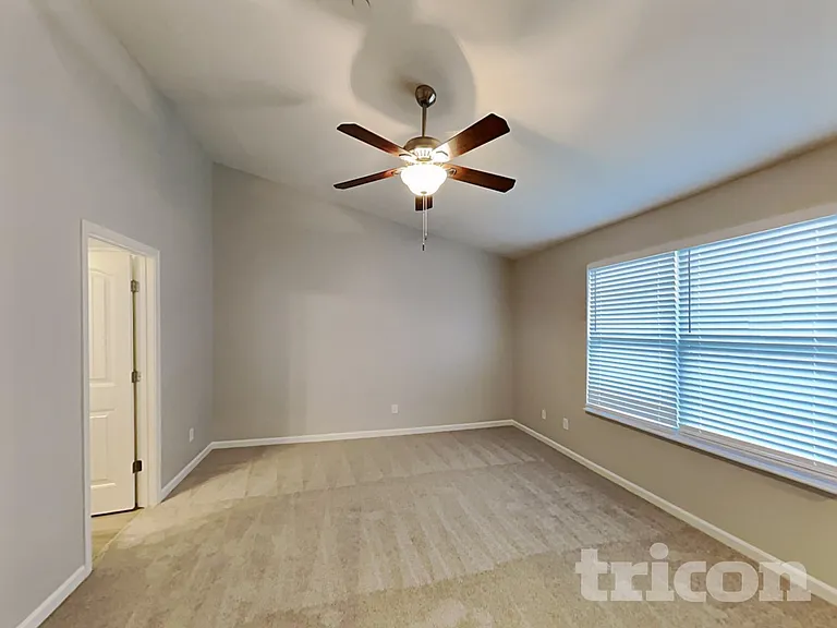 1348 Creekside Dr — Photo 7