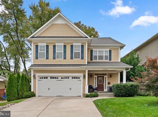 10105 Dickens Ave, Bethesda, MD 20814