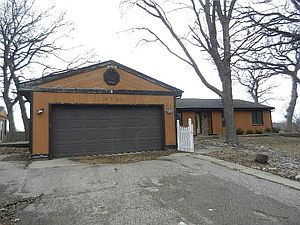 1st image of 16N600 Highland Dr