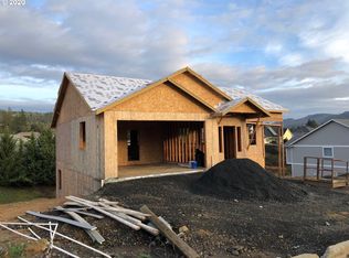 694 Divot Loop, Sutherlin, OR 97479