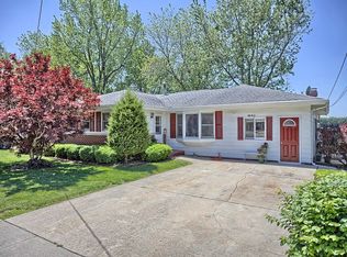301 N West St, Sadorus, IL