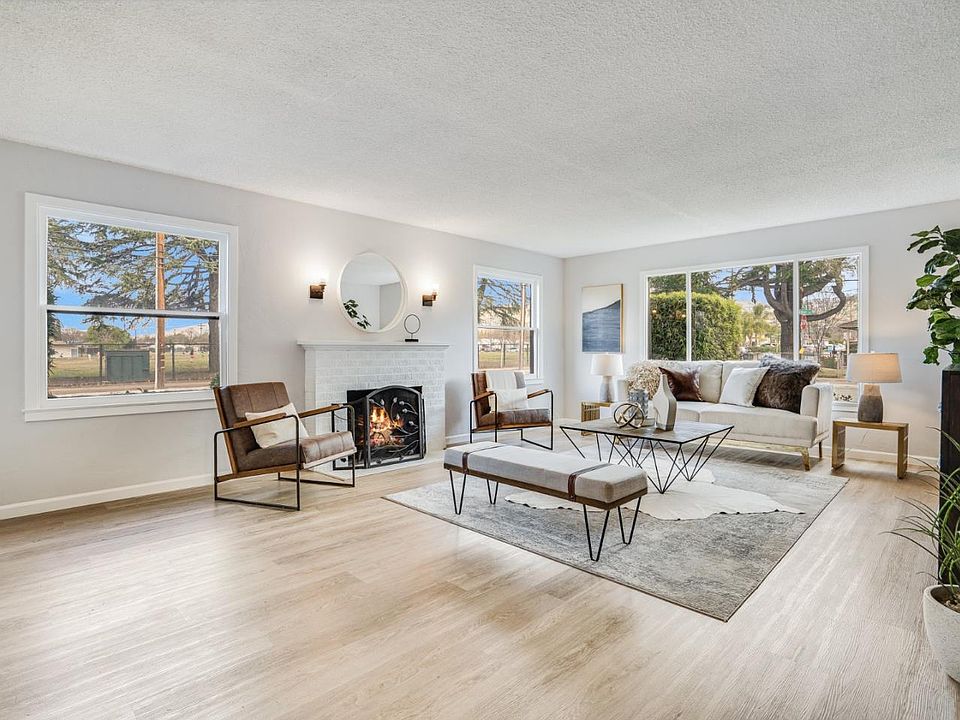 1st image of 2880 Gay Ave