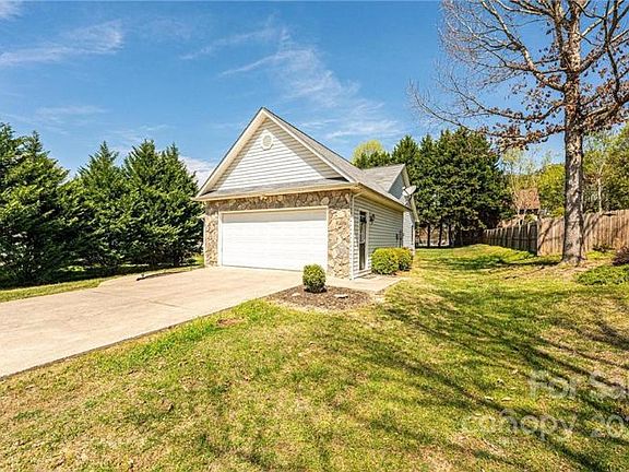 5th image of 3311 46th Avenue Ln NE