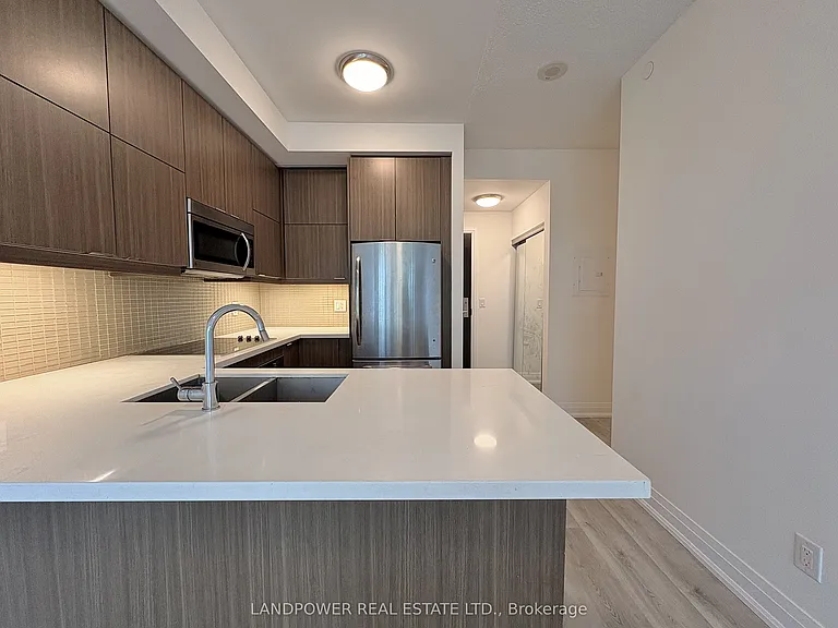 399 Spring Garden Ave #212 — Photo 3