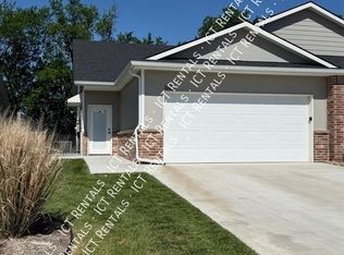 1143 N Broadview St #1, Andover, KS 67002