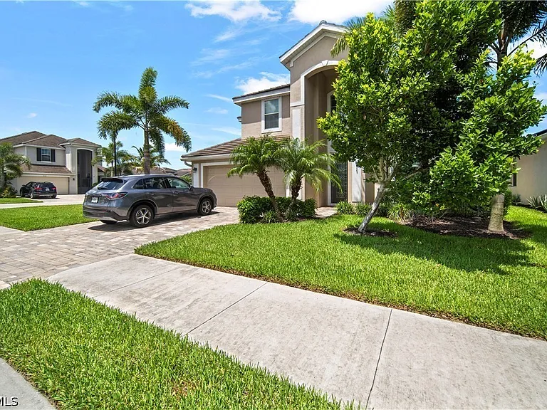 4234 Bluegrass Dr — Photo 3