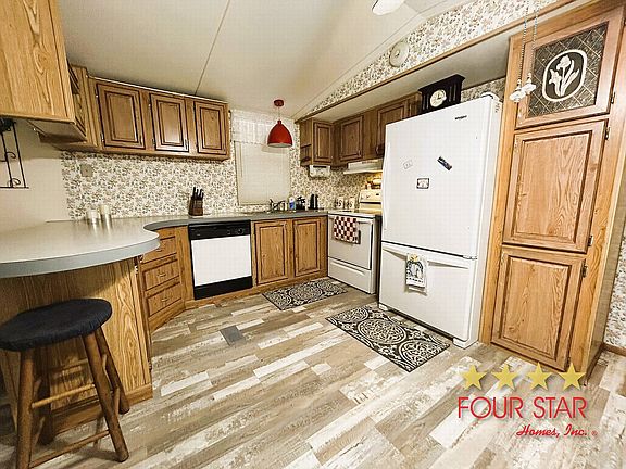 3rd image of 35180 Watersedge Dr #40