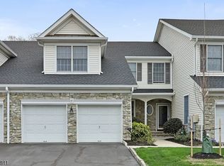 57 La Costa Dr, Annandale, NJ 08801