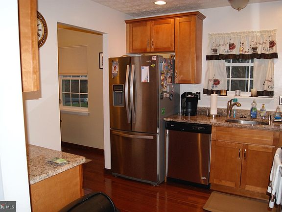 4th image of 9705 Butterfly Ln
