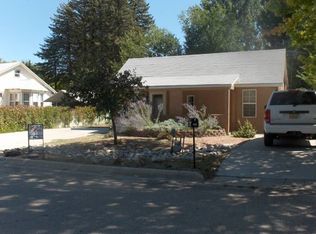 402 Bunker Ave, Aztec, NM 87410