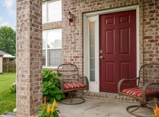 801 S Creekwood Ct, Nixa, MO 65714