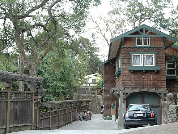 driveway enterance/fence