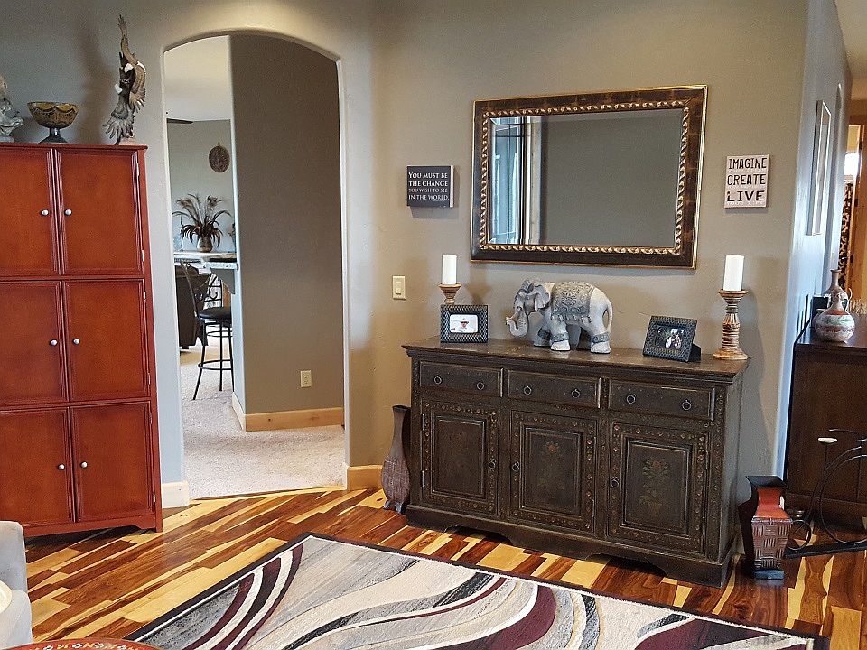 2nd image of 1553 Windsor Way