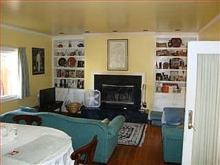 5th image of 566 Lincoln Ave
