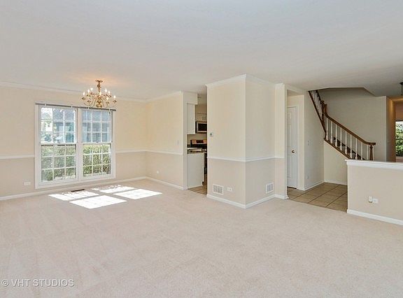 3rd image of 711 Fontana Pl
