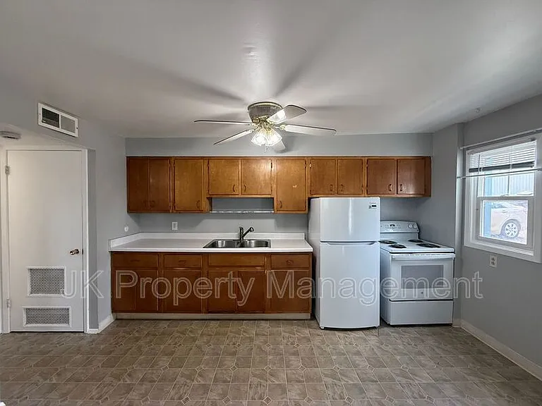 1322 1st Ave NW #2 — Photo 6