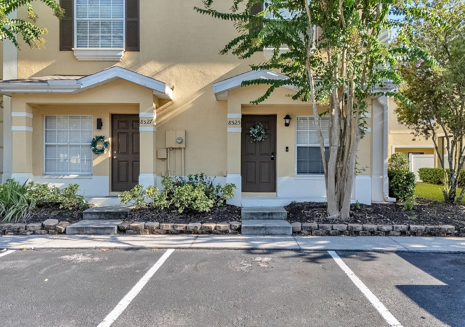 Spacious 2 Bedroom, 2.5 Bath Townhome in the The Hammocks — Photo 3