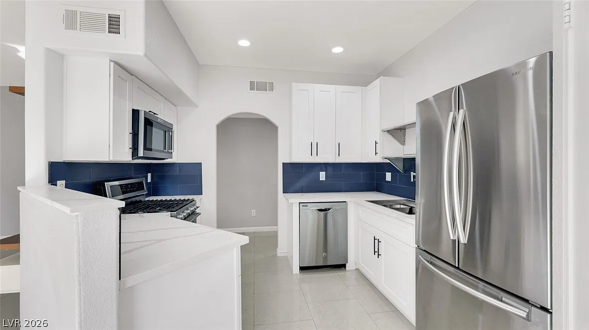 2 bed, 2.0 bath, 1131 sqft, $1,900 — Photo 4